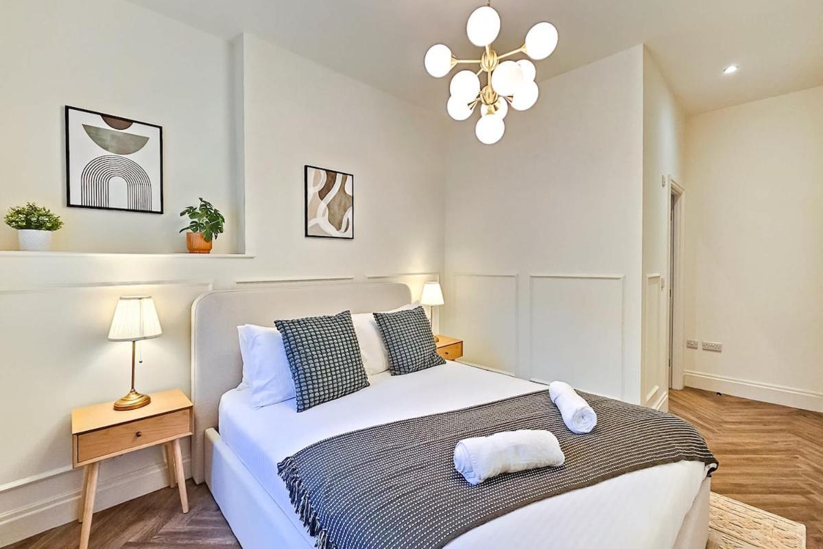 Luxury 2 Bed Townhouse Apartment, Centre *