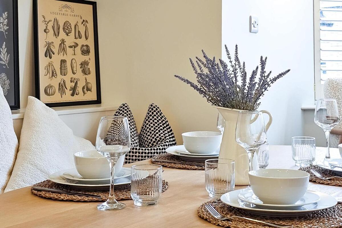 Apartment Luxury 2 Bed Townhouse Apartment, Centre *