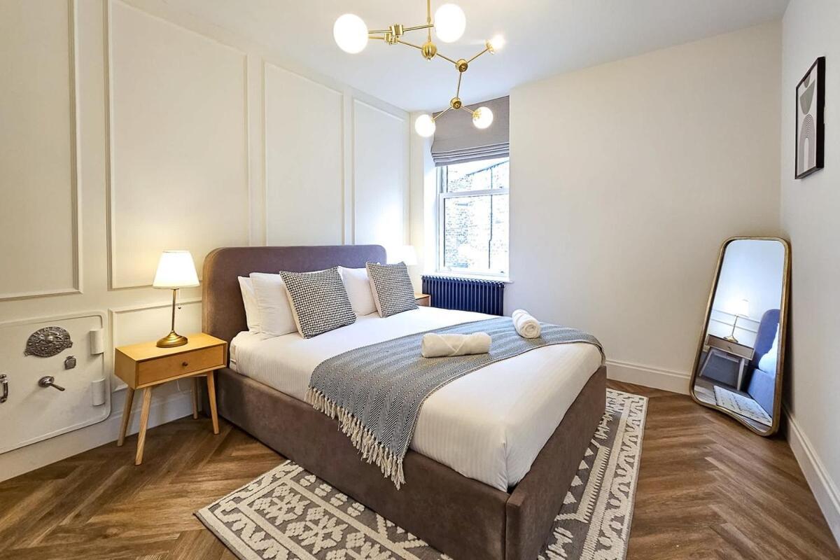 Luxury 2 Bed Townhouse Apartment, Centre
