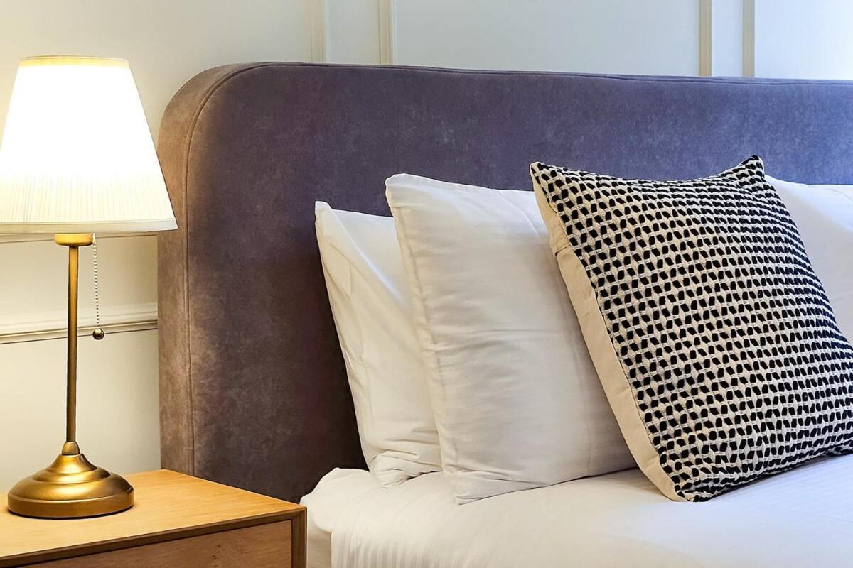 Luxury 2 Bed Townhouse Apartment, Centre *